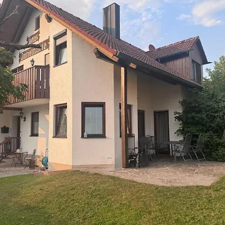 Haus Annemarie Mit Terrasse Und Garten * Neustadt an der Donau
